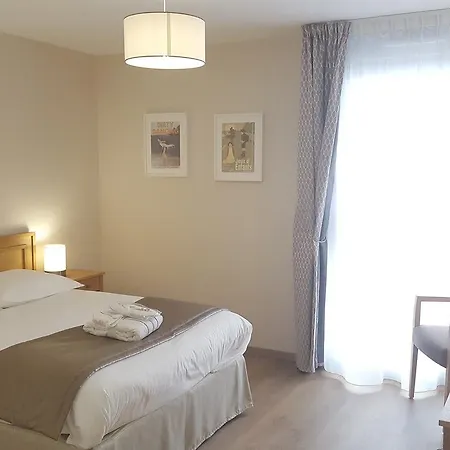 Seniors Domitys Les Hautes Feuilles Lägenhetshotell Reims