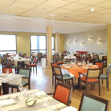 Apartahotel Résidence Séniors Domitys Les Hautes Feuilles 4*