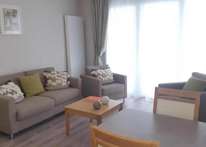 Aparthotel Seniors Domitys Les Hautes Feuilles 4*