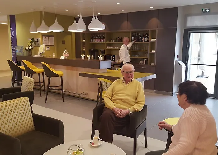 Aparthotel Seniors Domitys Les Hautes Feuilles 4*