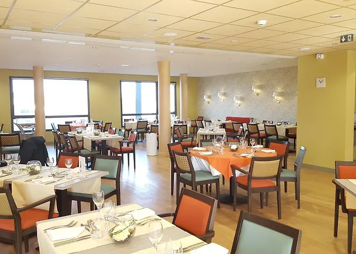 アパートホテル Seniors Domitys Les Hautes Feuilles 4*